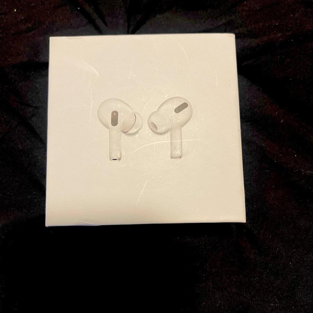 Apple AirPods Pro New in Box
